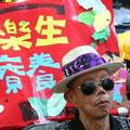 樂生老人走上街頭,要為自己的歷史以及陪伴自己大半生的屋舍請命。
